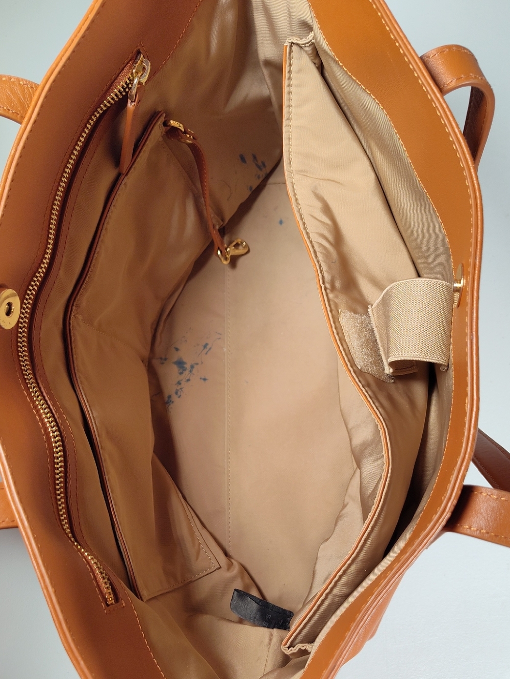 Quince Classic Italian Leather Tote in Cognac - Picture 11 of 16